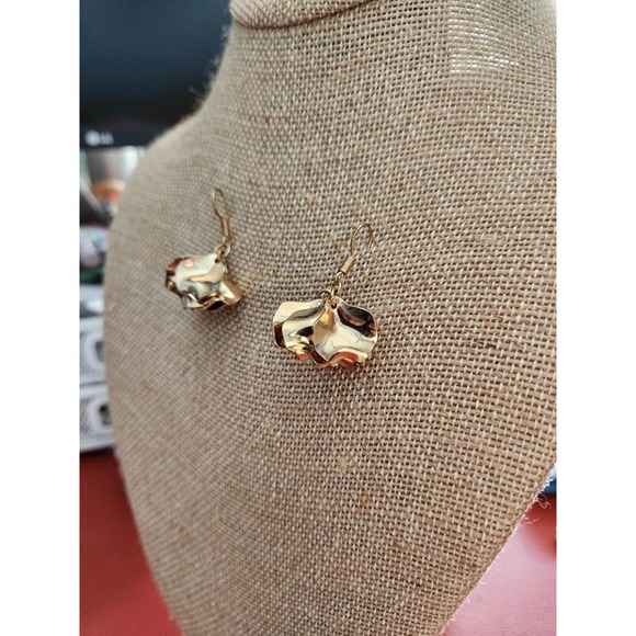 Delicate Golden Tone Hook Floral Earrings - Picture 2 of 3